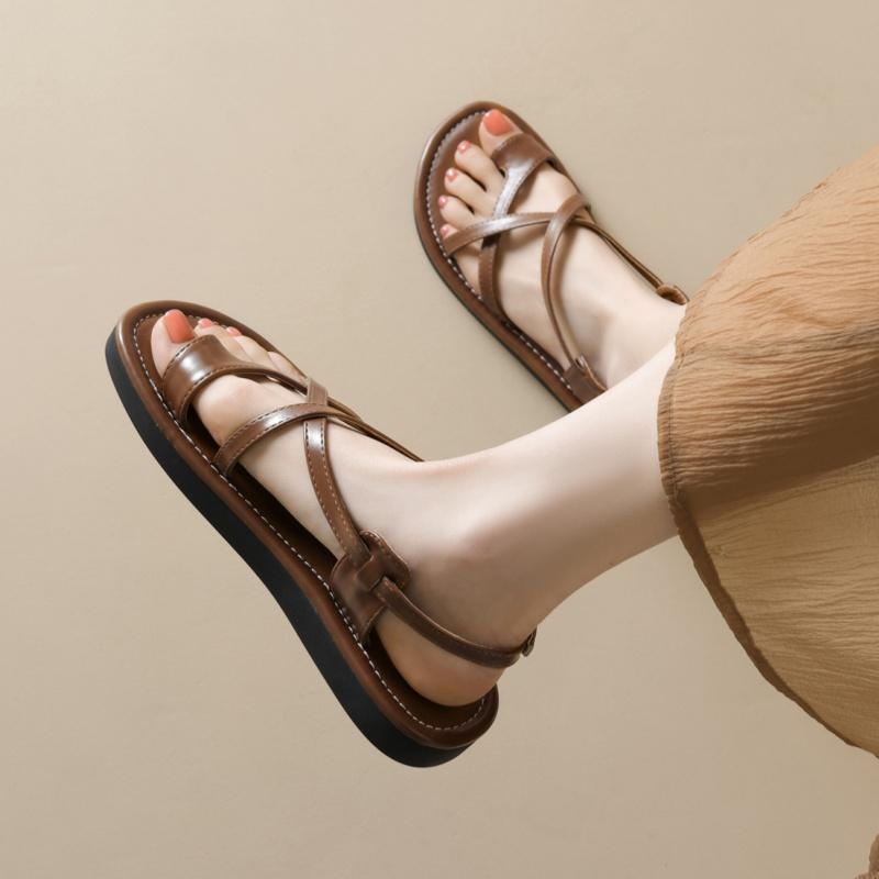 Fashion New Flat Clip-Toe Casual Women Sandals Summer Rome Fashion Toe Covering Shoes Ankle Buckle Strap Beach Designer Women Sandals