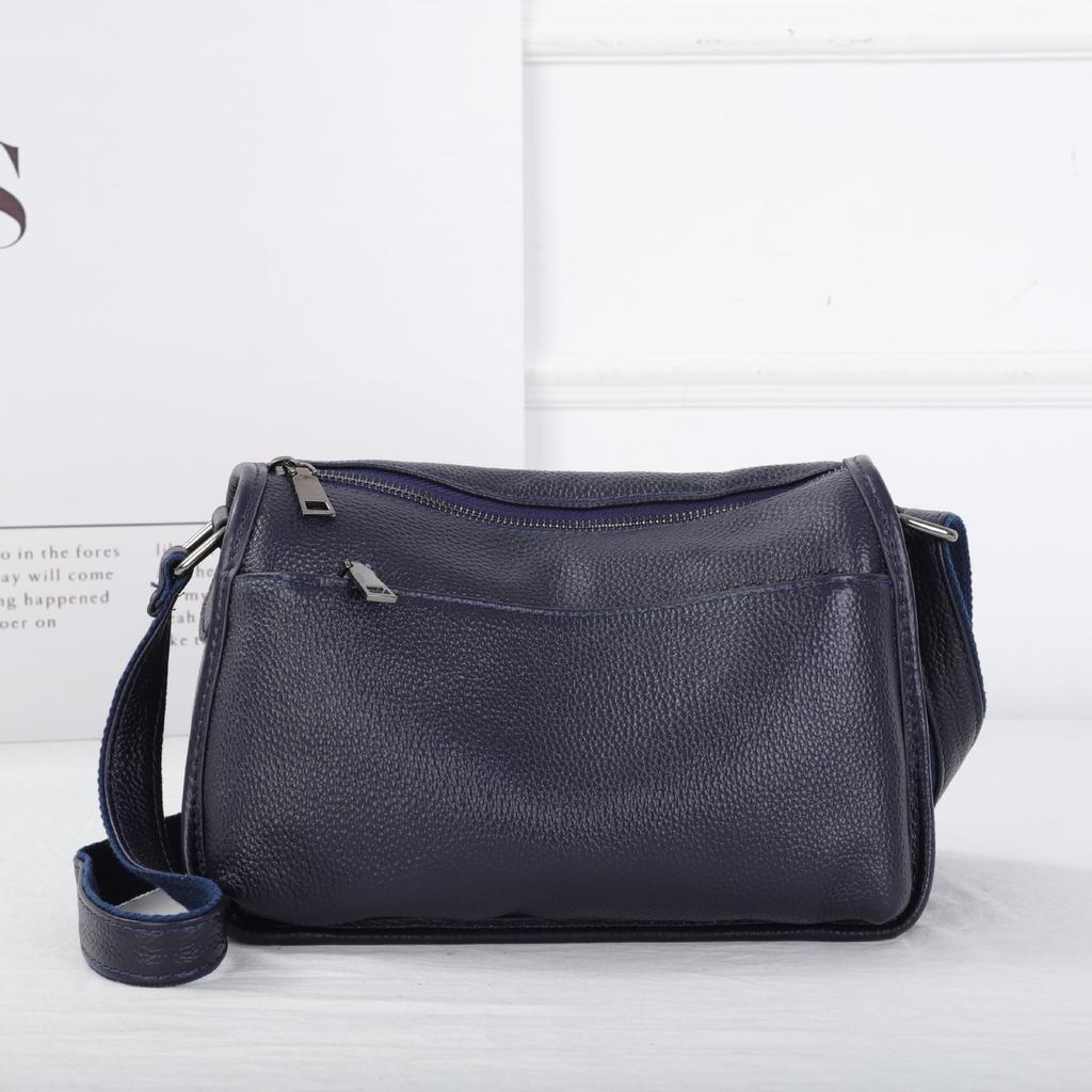 Women's Top-Grain Cowhide Leather Shoulder Bag Spacious Minimalist Crossbody for Effortless Commuting Tote with Adjustable Strap