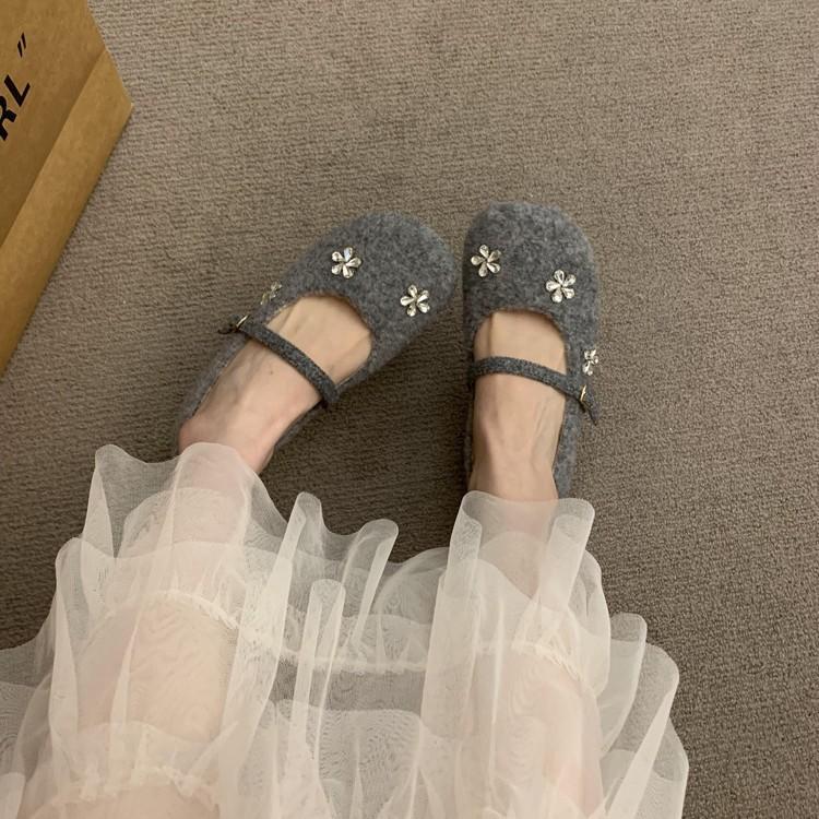 French flat-bottomed shallow mouth Mary Jane shoes women's 2025 autumn and winter new Korean version of rhinestone plush single shoes Doudou shoes