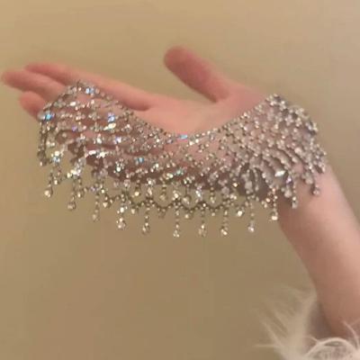 Collier à pampilles creuses incrustées de diamants, chaîne de clavicule de luxe léger, personnalité exagérée, tempérament, bijoux haut de gamme