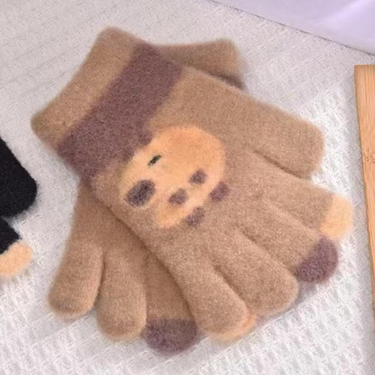 Capybara Cartoon Nail Art Gloves: Children s Thickened Five-Finger Anti-Freeze Gloves.