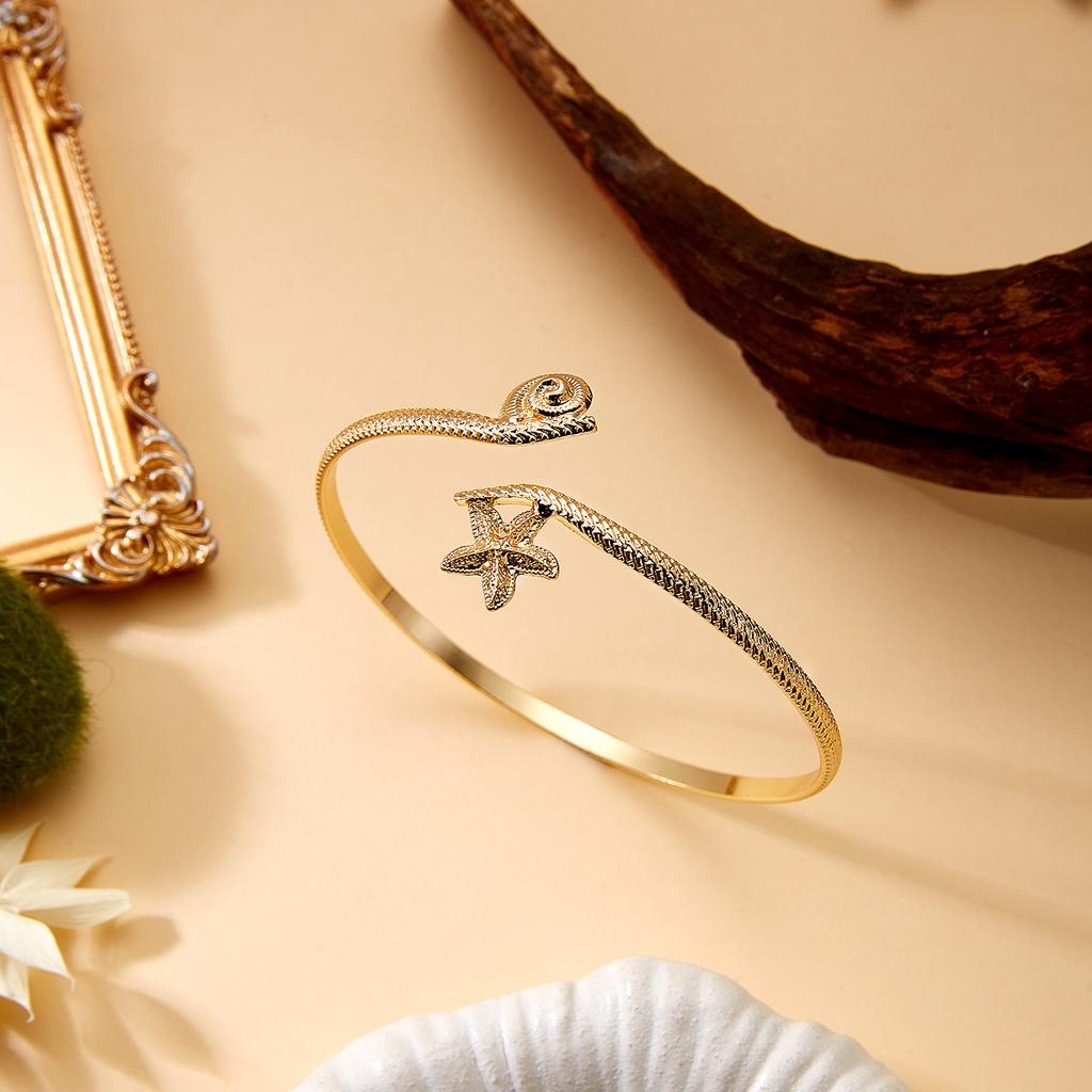 Boho Gold Color Starfish Shell Upper Arm Cuff Bracelet for Women Vintage Punk Conch Crab Open Armlet Beach Vacation Jewelry Gift