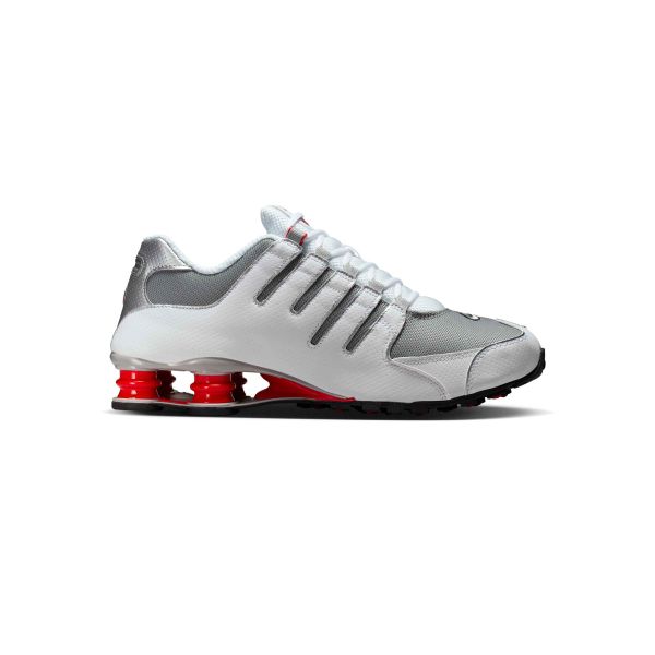 Nike Baskets Shox NZ Unisexes Blanc Rouge Université-Noir-Argent Métallique 378341-104