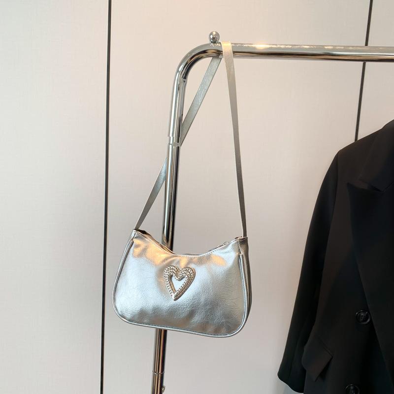 

Women s temperament commuter shoulder bag 2025 summer new popular armpit bag this year Korean version of versatile ins women s bag серебряный
