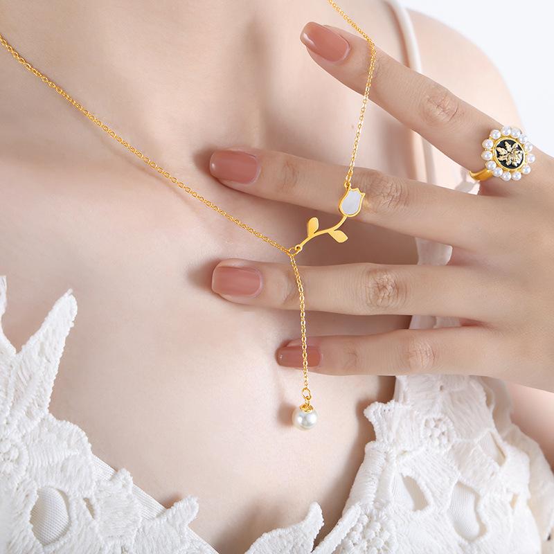 White Sea Shell Floral Shape Tulip Flower Imitation Pearl Fringed Retro Necklace Titanium Steel Girl Girlfriend
