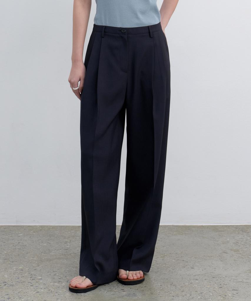 Yulago Jules Two-Tuck Wide Slacks