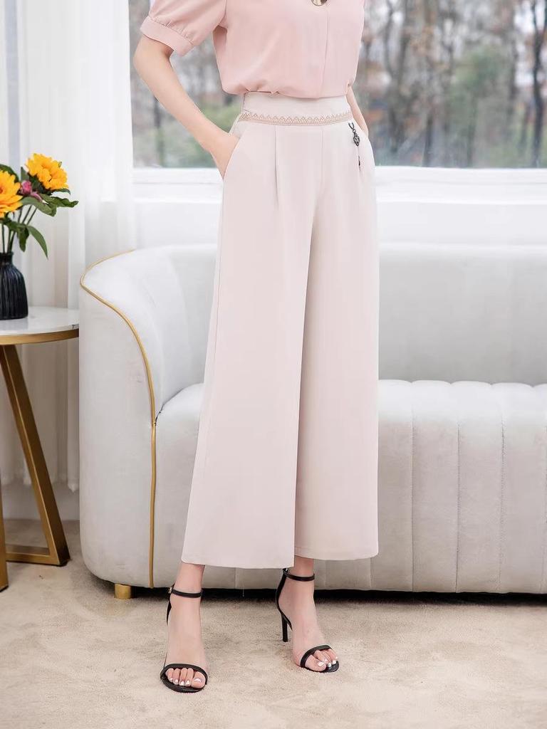 Women's Summer Ice Silk Wide-Leg Pants: Versatile, Slimming Nine-Point Pants for Middle-Aged and Elderly.