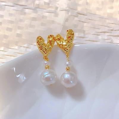 French Retro Temperament Natural Baroque Pearl Stud Earrings Exquisite High-end Edison Niche Design Love Earrings