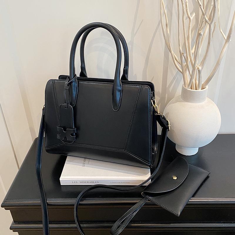 Casual Commuting Texture Handbag Autumn and Winter New Simple Korean Version Single Shoulder Armpit Bag Temperament Tote Bag