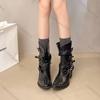 Mote Comemore Plisserte Western Korte Støvletter Dame Nye Spiss Tå V-Munn Middels Hæl Trend Punk Gotisk Svarte Punk Nitter Ridder Botas