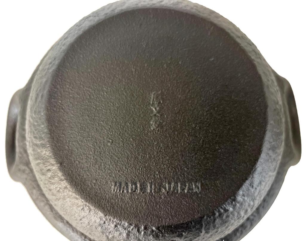 Nanbu Ironware Oisei Hobundo Cast Iron Pot with Wooden Perfect for Hormone and Made In Japan Lid, Yosenabe, Hotpot, Motsunabe, Sukiyaki, 17.6cm,