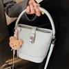 Wholesale Popular Korean Simple Solid Color High-end Sense Portable Bucket Bag Fashionable and Versatile Work Commuter Messenger Bag Women