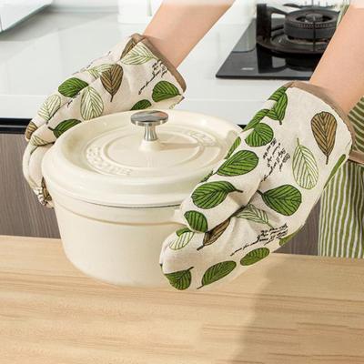 2Pcs Insulated Gloves Heat Resistant Oven Mitts with Hanging Loop Kitchen Gloves for Carrying Casseroles Microwave Bowls Baking Sheets Pot Holders