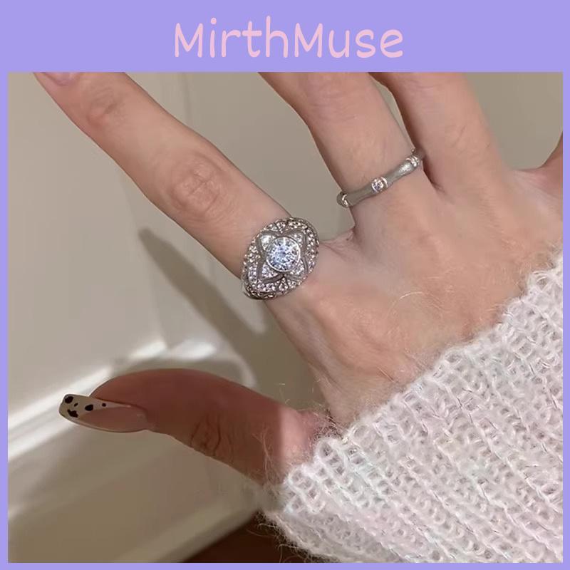 Exquisite Vintage Style Full Rhinestone Starburst Ring For Women Fashionable And Elegant Accessory