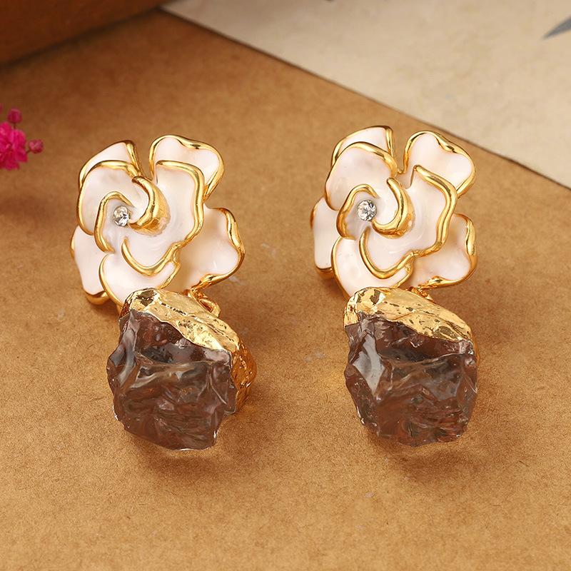 

Retro flower earrings, fringed stud earrings for women s summer high-end personality 2026 new French niche earrings