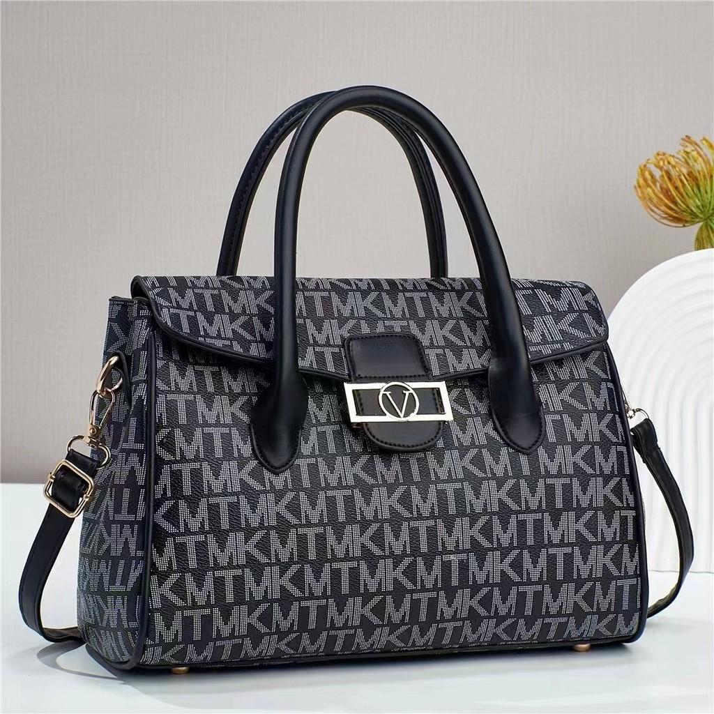 Stylish Boston Bag For Women With Large Capacity And Vintage Design In Black Color