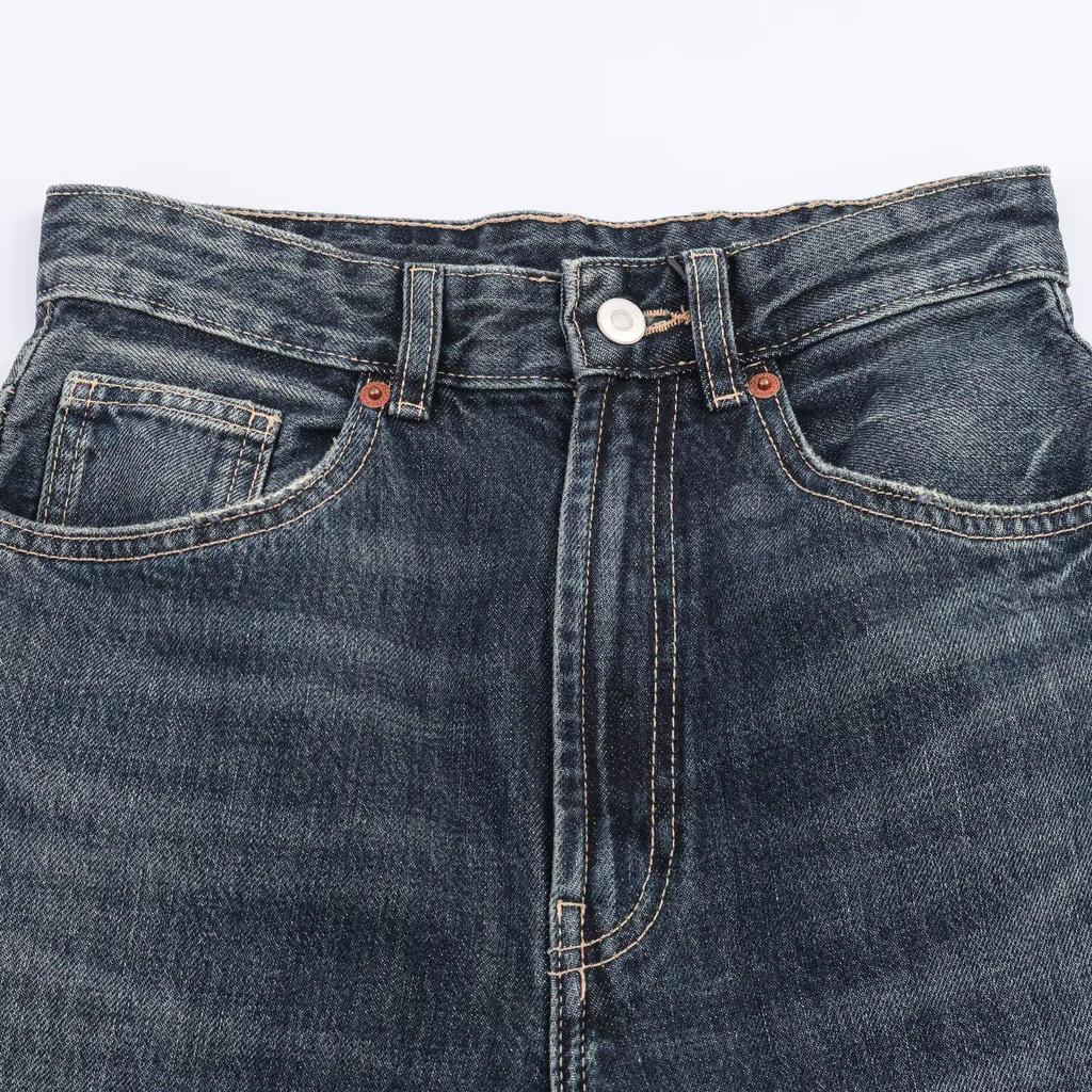 European Fashion Trend: High Waist Wide-Leg Jeans - Comfortable, Casual, Versatile Design.