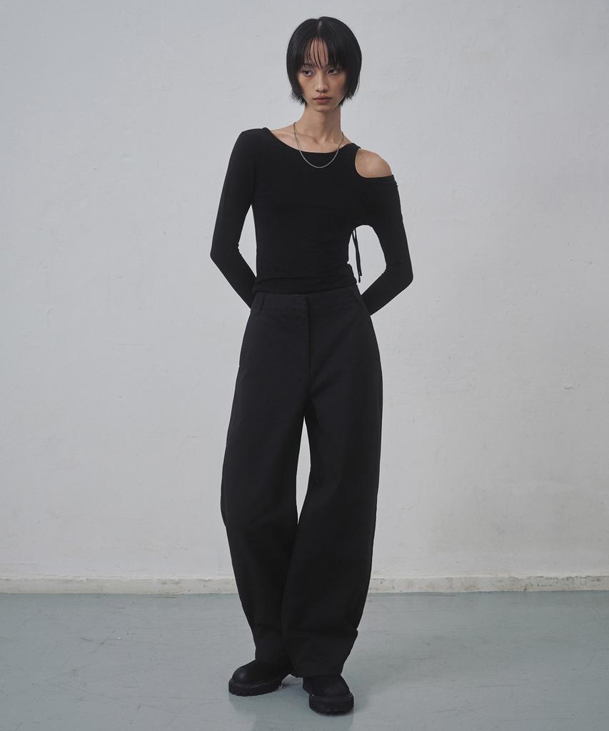 MUSINSA STANDARD WOMAN Curved Chino Pants [Black]