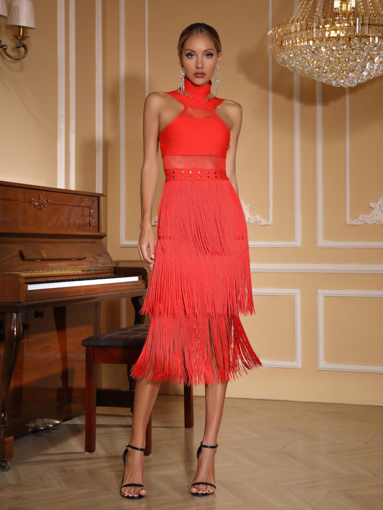 

Звездное европейско-американское вязаное платье с кисточками халтер Medium красный