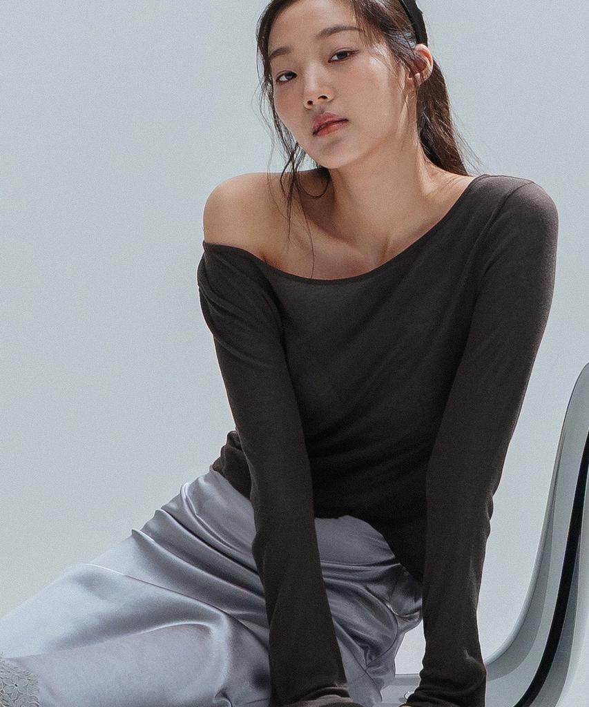 ANNEHEARTS Wool Modal Slim Tee_Charcoal