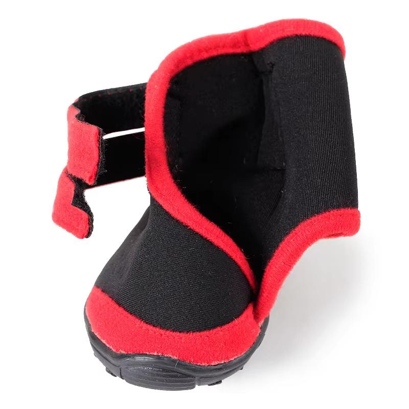 Waterproof Dog Boots Outdoor Dog Rain Boots Running Shoes for Medium Large Dogs with Fastening Straps and Rugged Anti-Slip Sole