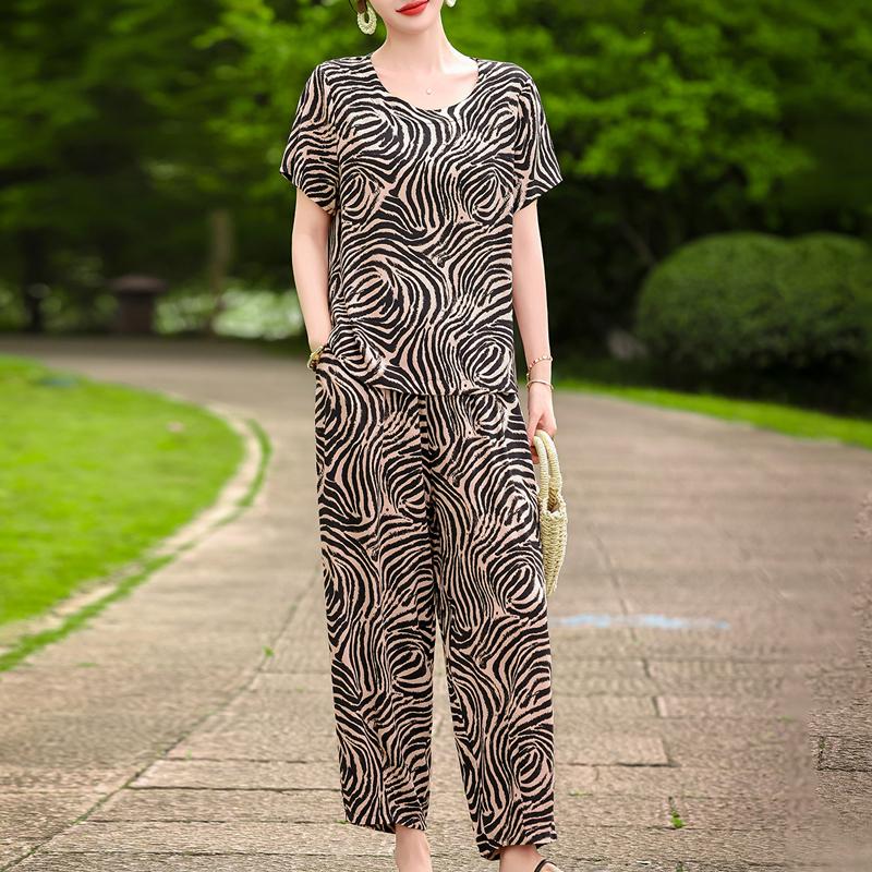 Women's Summer Printed 2-Piece Outfit, Plus Size Casual Short Sleeve Top & Pants Set (XL-5XL)