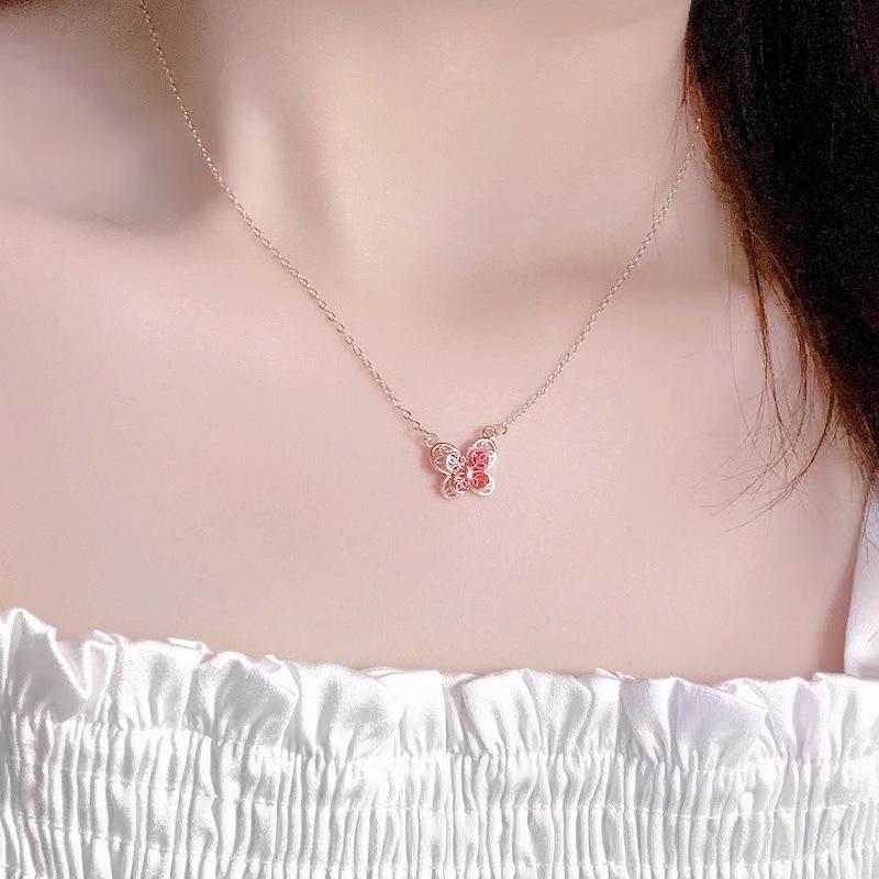 Collier Pendentif Papillon en Émail pour Femmes Design de Niche Style Luxe Léger Haut de Gamme