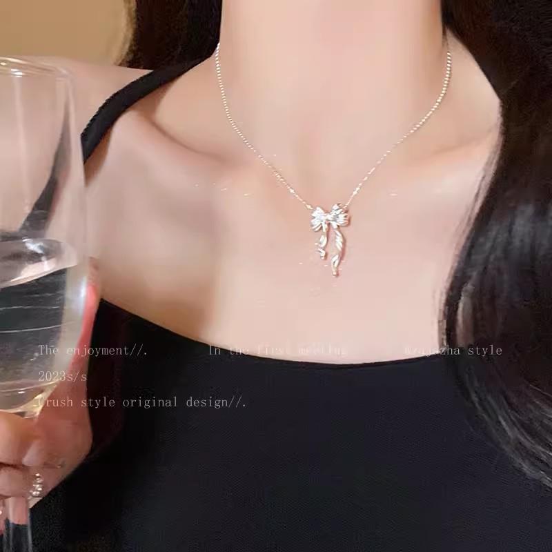 Light Luxury Niche High-end Pearl Necklace Women's Fashion Versatile Temperament Titanium Steel Clavicle Chain Internet Celebrity Necklace