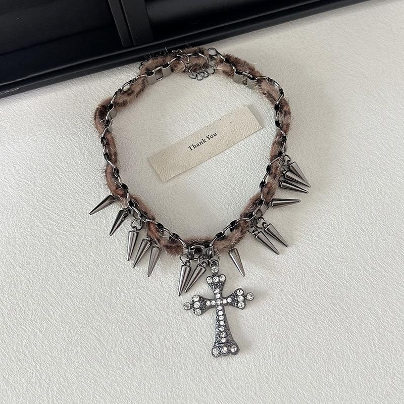 Tooxika Sweet Cool Hottie Leopard Rivet Cross Pendant Tassel Necklace Cold Style Hip Hop Personalised Collarbone Chain