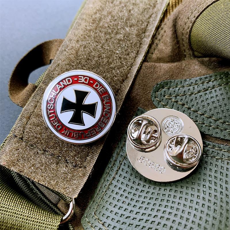 Прусский знак Мальтийского креста Советская памятная медаль значок