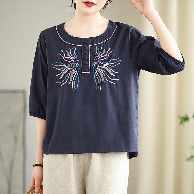 

2025 Women s Retro Floral Embroidered Mid-Sleeve Ramie T-Shirt L