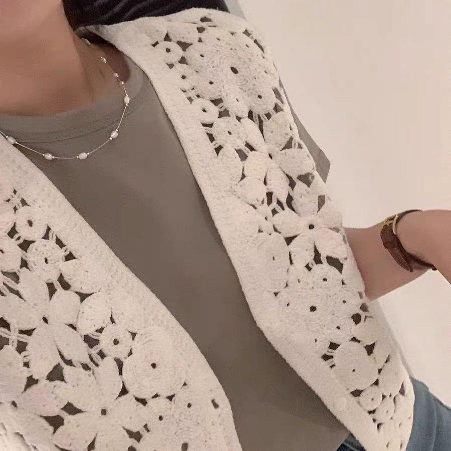 Early Autumn Women's Hollow Crochet Knit Vest - Loose, Plus-Size Woolen Sleeveless Top