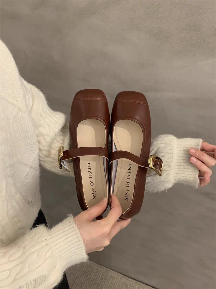 Shallow Mary Jane shoes with soft soles and soft surfaces in the spring of 22, new models with commuting flat soles, flat soles and comfortable soles 35 бордовый