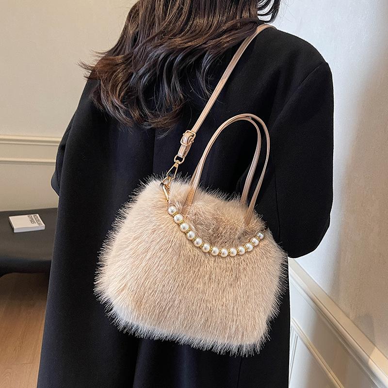 Furry Portable Small Bag Fashion Pearl Furry Small Square Bag Autumn And Winter Texture Women'S Messenger Bag