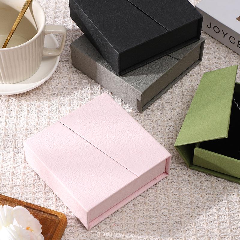 Magnetic Clamshell Jewelry Box for Rings, Earrings, Pendants, and Bracelets
