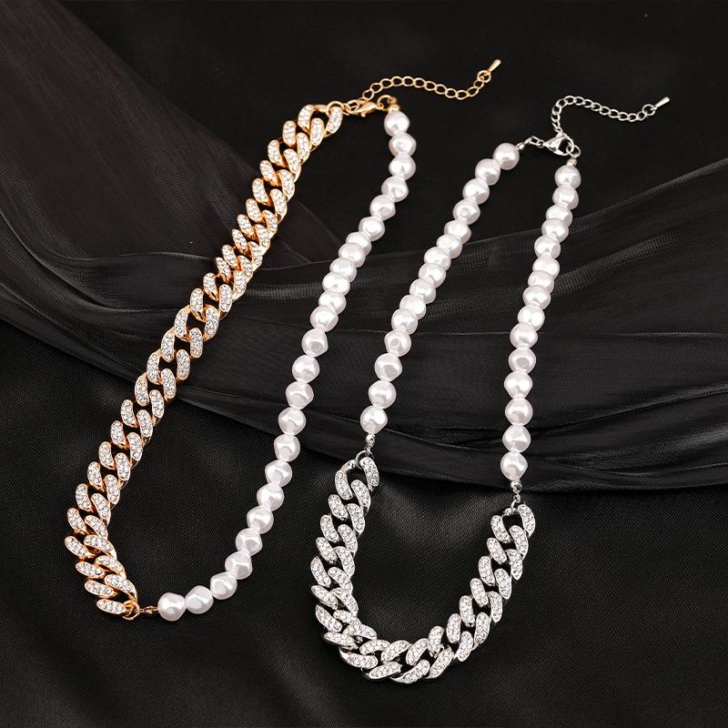 And Rhinestone Elegant Pearl Necklace For Women With Trendy Short Design Style And