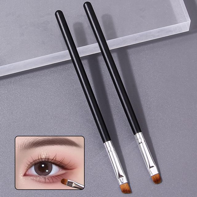 

REGENBOOG - Set of 2: Eyeshadow Makeup Brush (Various Designs) Set of 2 Pcs & Silver