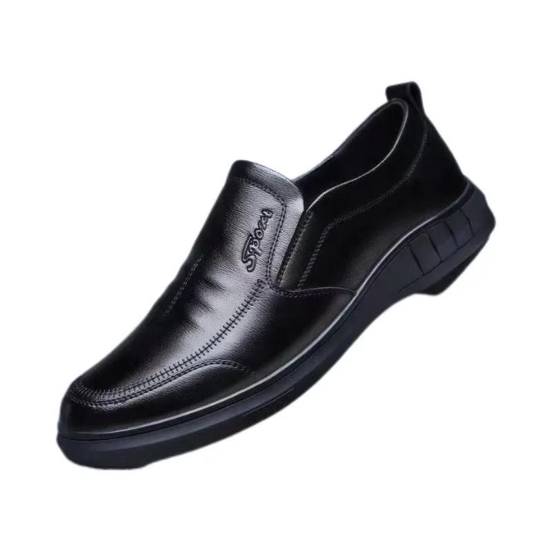 Fashion 2025 Autumn Men New Shoes British Style Outdoor Casual Leather Shoes Fashion Antislip Soft Soled Male Shoe Business Comfort Flat