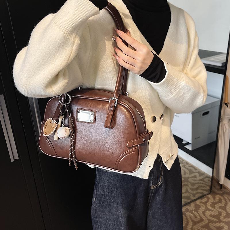 Premium Sense Large Capacity Bowling Handbag Women's 2025 New Fashion Texture Shoulder Bag Hand Bag