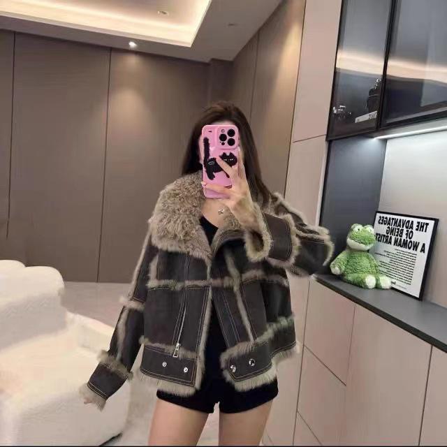 

Зимняя короткая меховая женская куртка с подкладкой из натуральной шерсти, воротник из палевого пальто L светло-коричневого