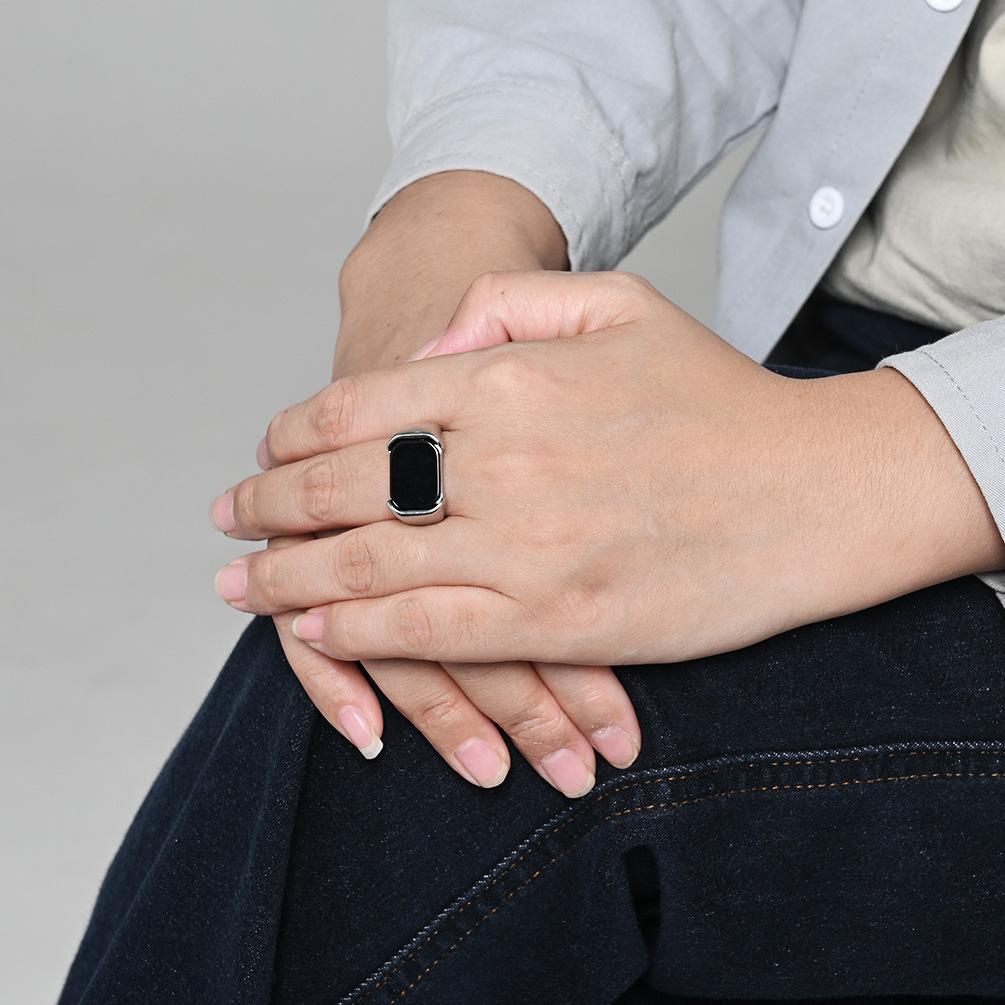 European and American Simple Glossy Black Gemstone Titanium Steel Ring Male Personality Fashion Wear Stainless Steel Jewelry