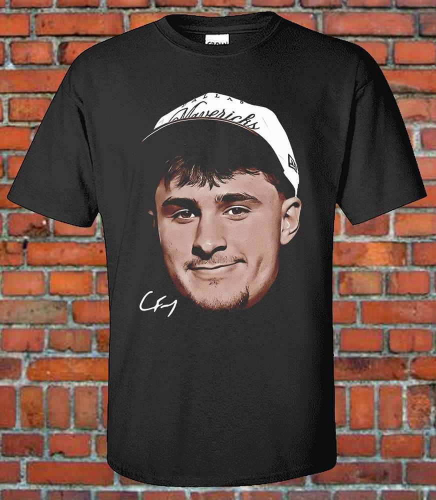 Big Face Cooper  Graphic TShirt S