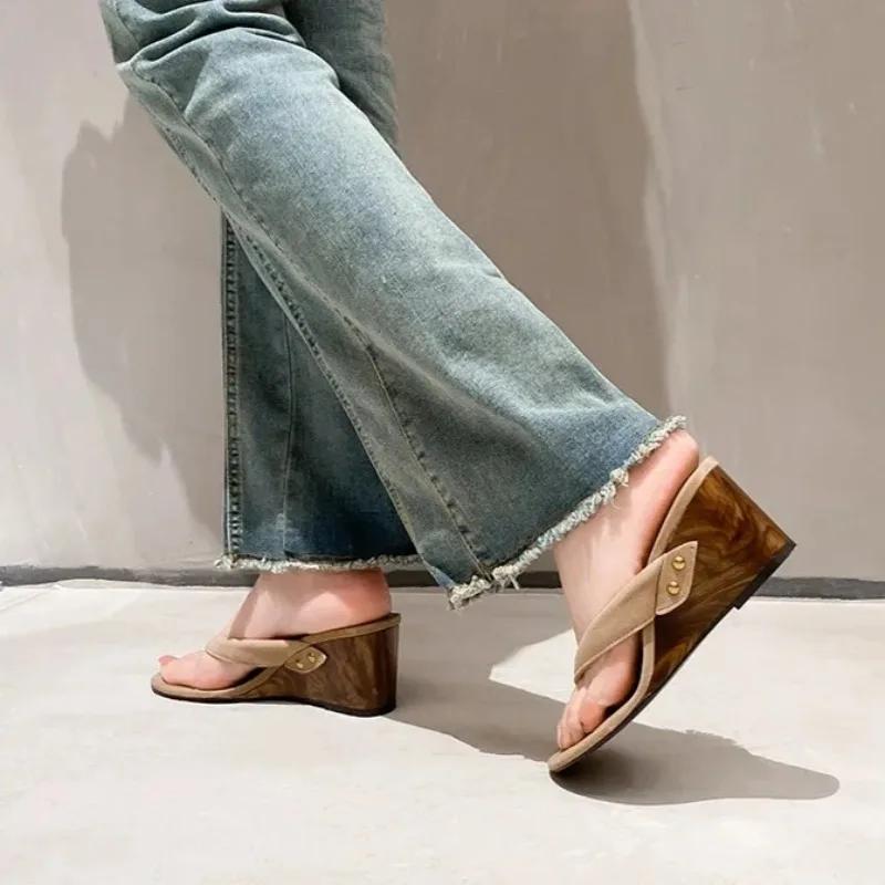 Fashion Round Toe Open Toe Beach Flip Flops Summer New Outside Wear Versatile Not Tired Foot Clip-in High Heel Sandals
