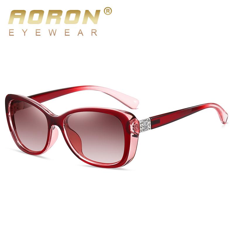 Women's Trendy Polarized Small Frame UV Protection Photochromic Sunglasses 3015