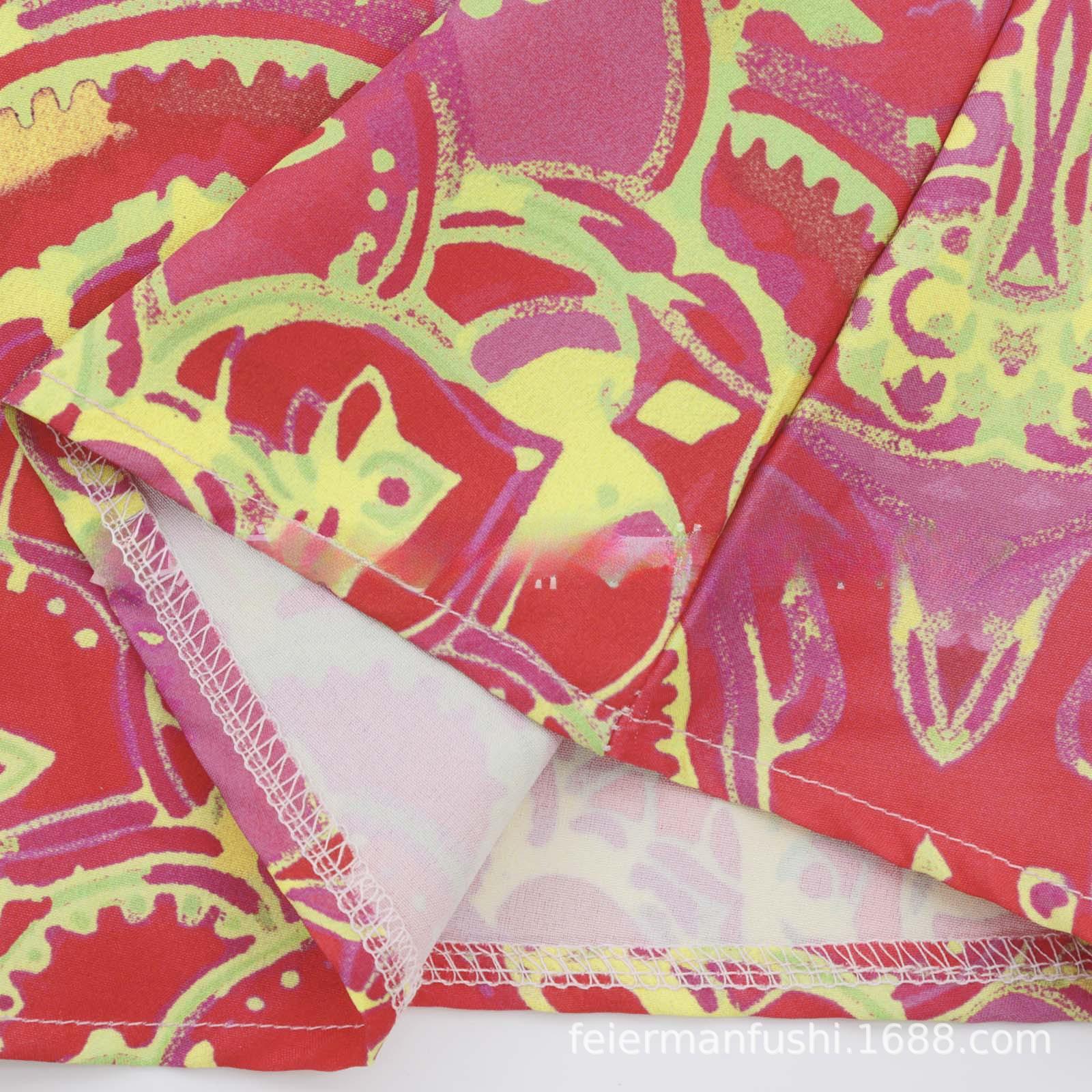 Летнее женское платье больших размеров с цветочным принтом и v-образным вырезом — фото 4