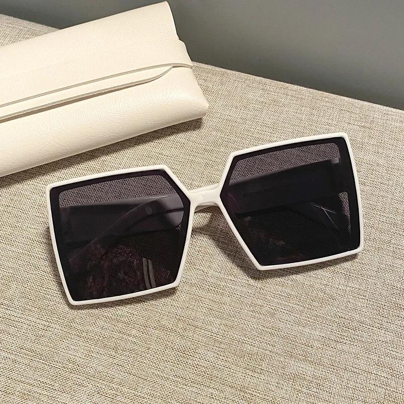 New Vintage Large Frame Sunglasses Women'S Brand Designer Square Sun Glasses Women Travel Fashion Eyewear Uv400