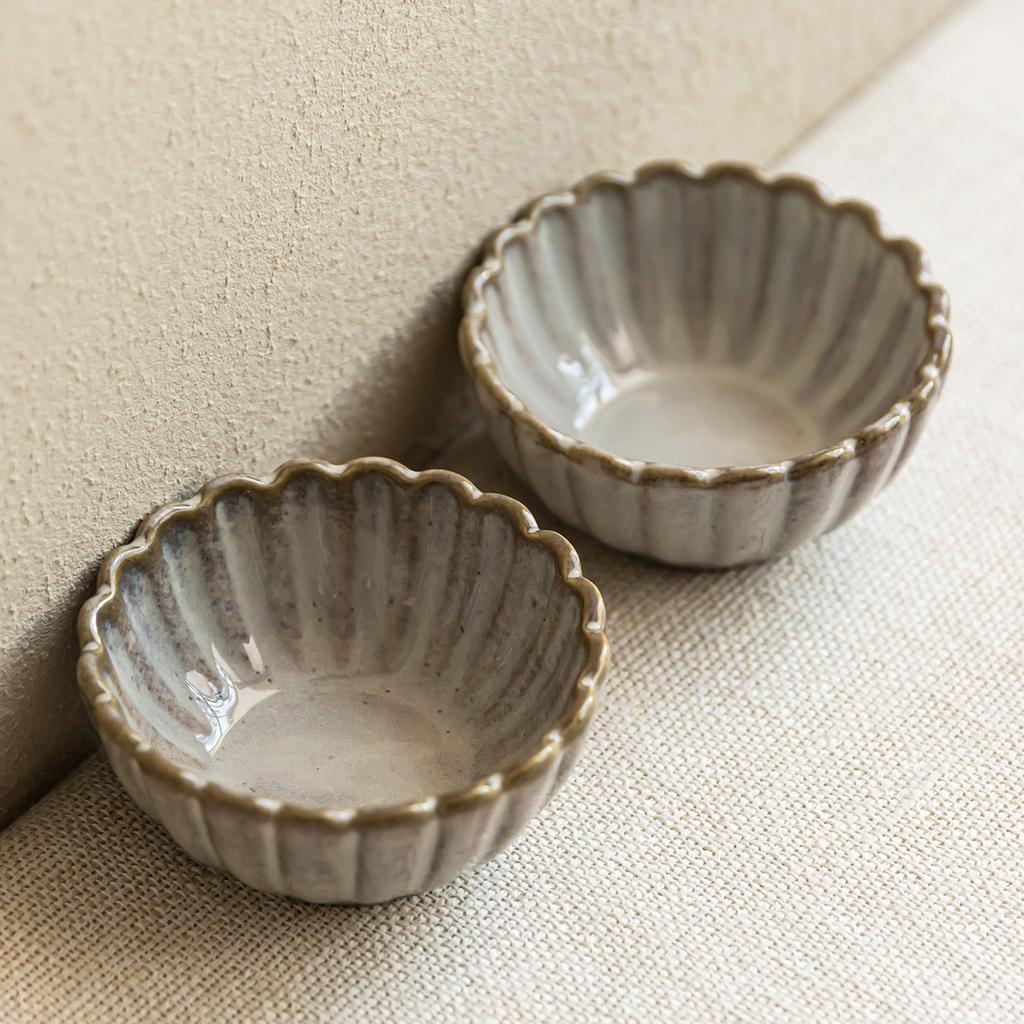 Japanese Retro Ceramic Lace Plate, Household Tableware, Taste Plate, Dipping Plate, Irregular Spitting Bone Plate, Cute Little Plate.