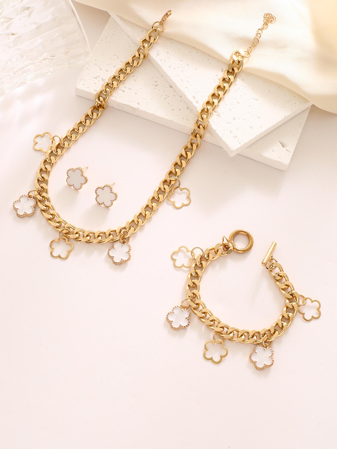 

Европа и Америка Ожерелье с подвеской в виде пятилистного цветка, браслет-цепочка из металла и алюминия в холодном стиле и комплект серег для женщин