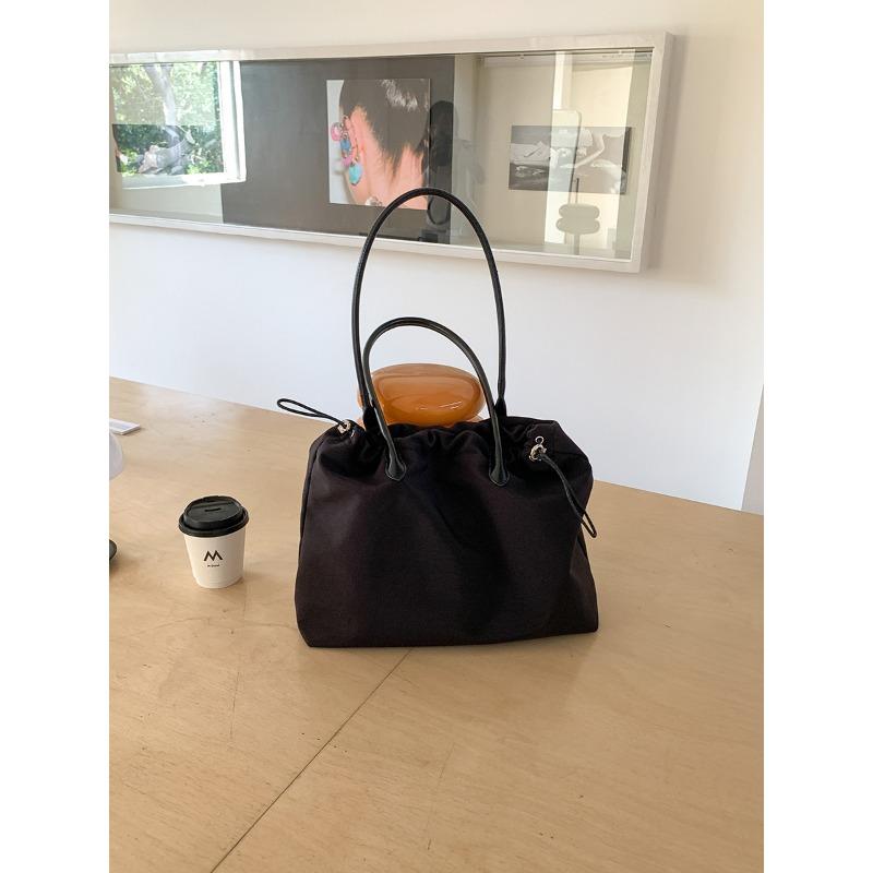 

Нейлоновая сумка-тоут большой вместимости женская рабочая сумка для поездок женская плиссированная весенне-летняя повседневная простая наплечная сумка женская чёрный