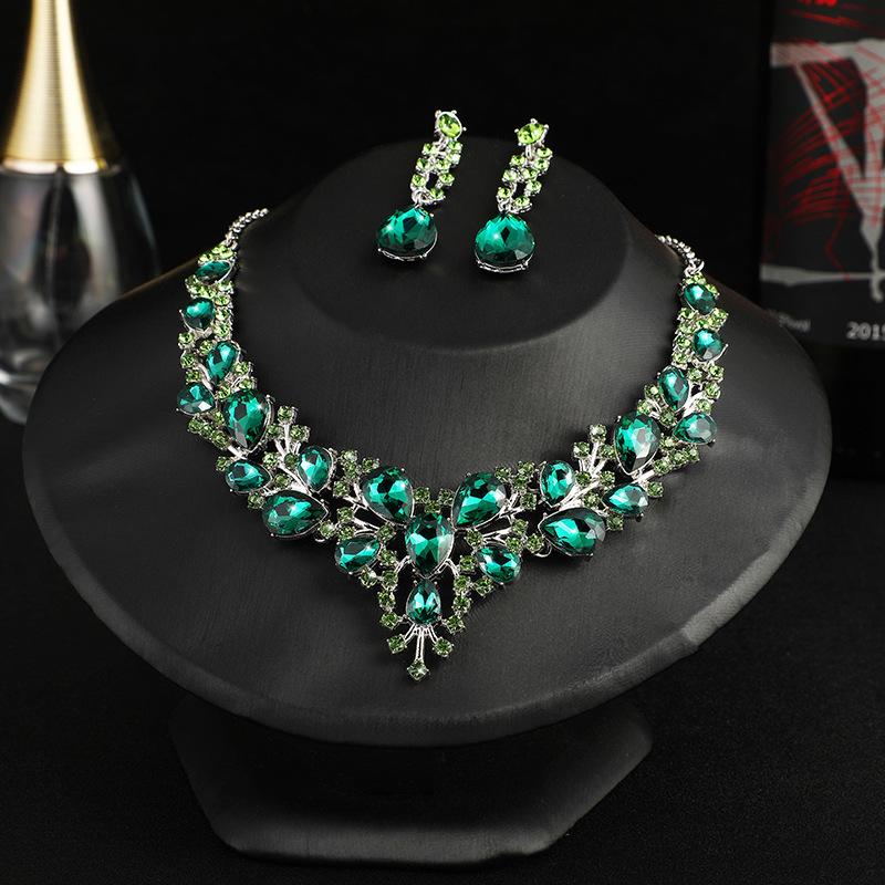 Retro Design European and American Crystal Gemstone Necklace Earrings Set Exquisite Design Fashion Temperament Bridal Jewelry 2026